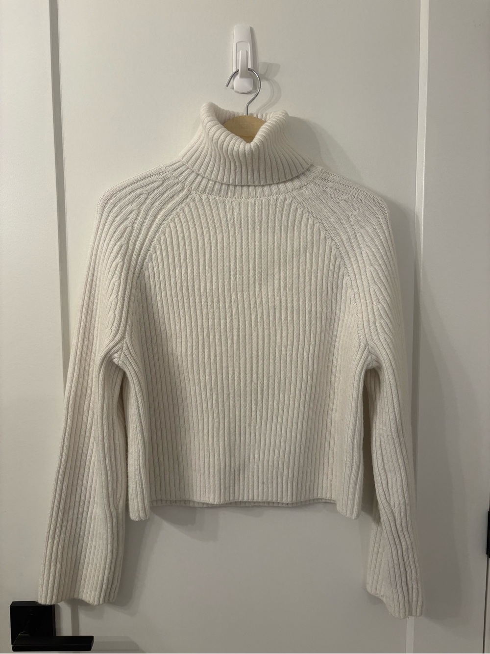 H&M Cream Ribbed Turtleneck Pullover